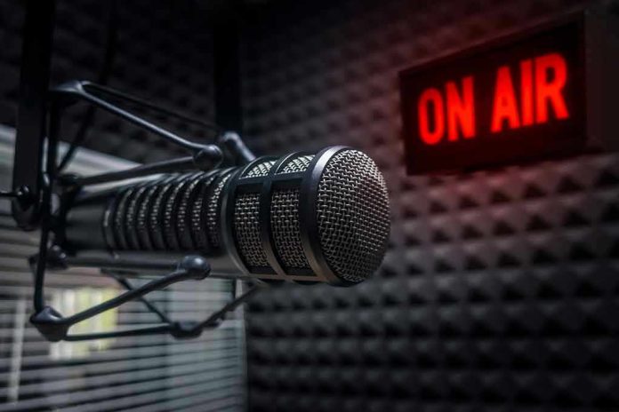 1218528058 radio
