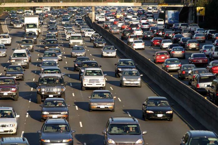 2916753 featured image Heavy traffic on a multi lane highway