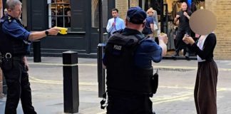 47-Year-Old Woman Arrested for Stabbing 4 Men Woman arrested after four men stabbed in London's Covent Garden | SWNS