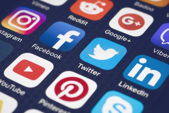 Smartphone screen showing social media app icons